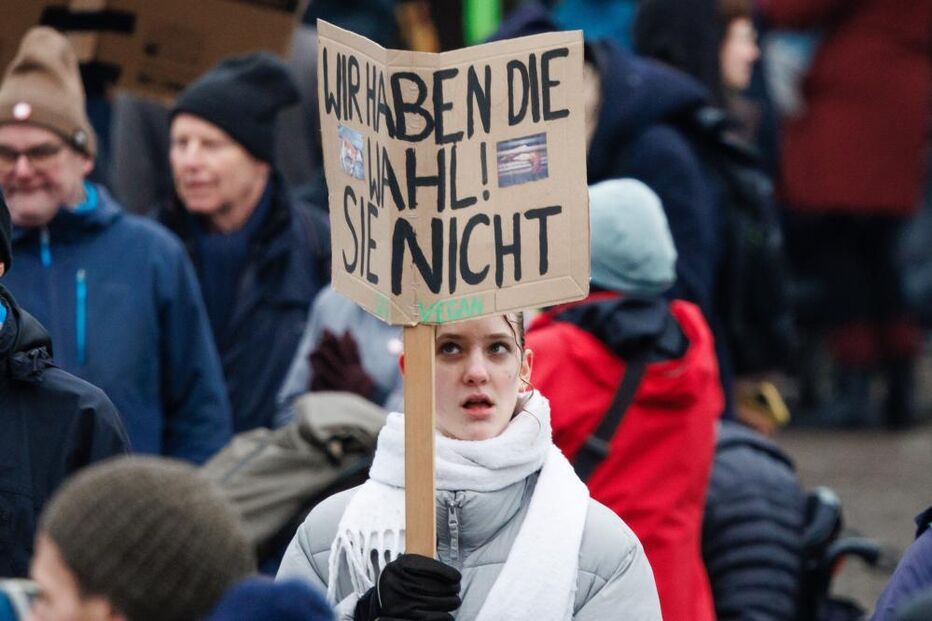 Berlim: Manifestantes protestam contra acordo UE-Mercosul com mensagem 