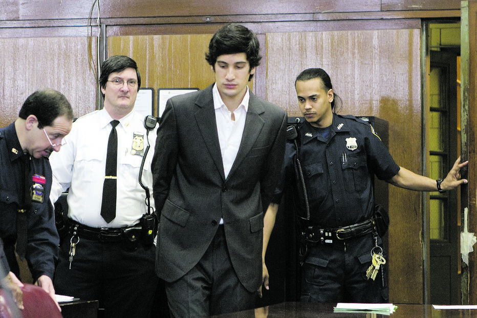 Renato em tribunal. Foi condenado a prisão perpétua, mas pode sair em 2036 