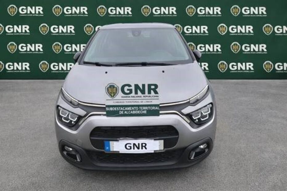 Veículo da GNR do Subdestacamento Territorial de Alcabideche
