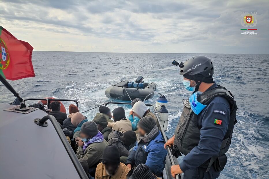 Polícia Marítima resgata migrantes perto da Grécia; uma vítima mortal