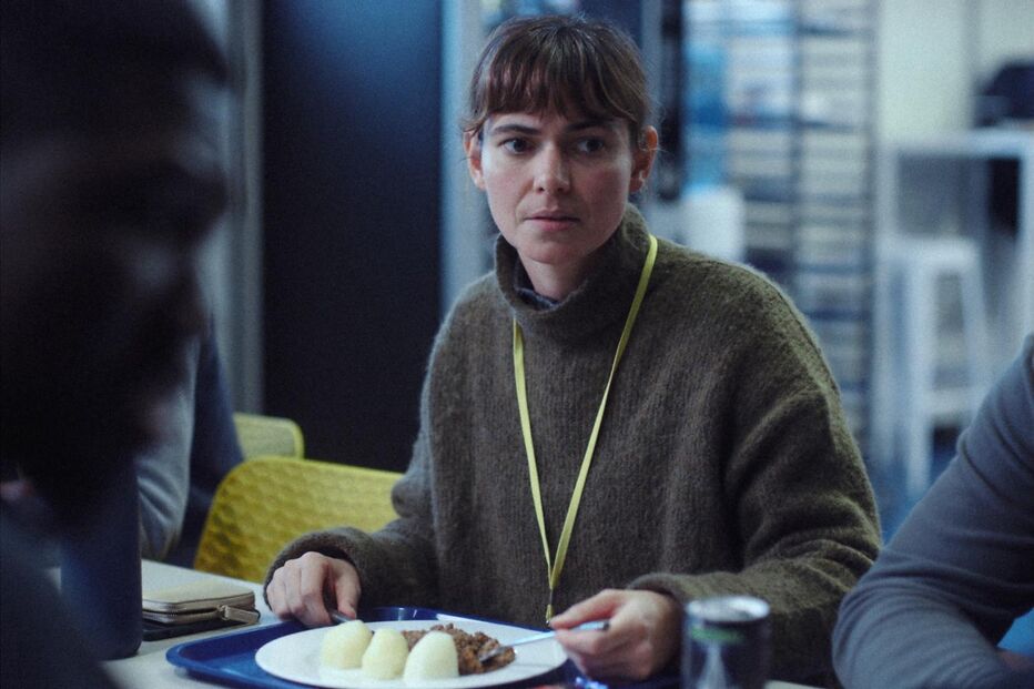 Laura Carreira reflete sobre cinema atento ao mundo após susto no aeroporto de Berlim