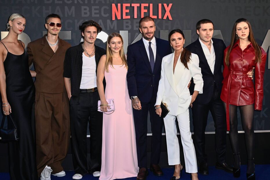 Mia Regan, Romeo Beckham, Cruz Beckham, Harper Beckham, David Beckham, Victoria Beckham, Brooklyn Peltz Beckham e Nicola Peltz Beckham