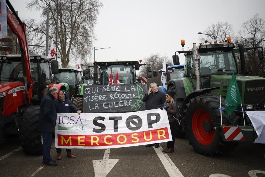 Agricultores protestam em Estrasburgo contra o acordo Mercosul