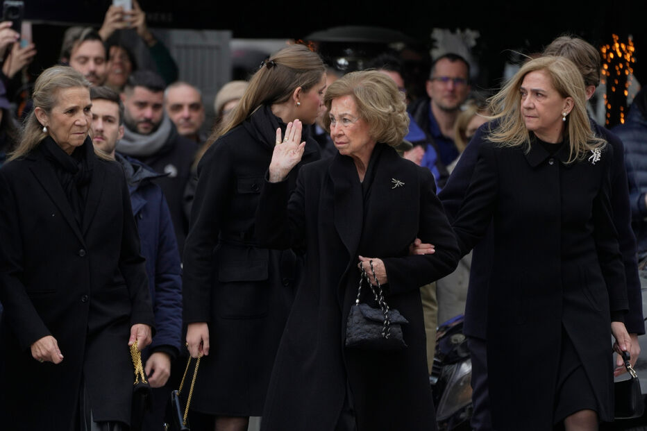 Família real espanhola reunida em Madrid para cerimónia fúnebre de Irene da Grécia