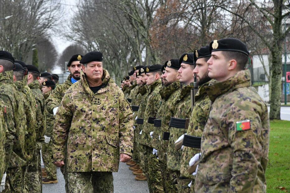 Militar português regressa após missão na Roménia