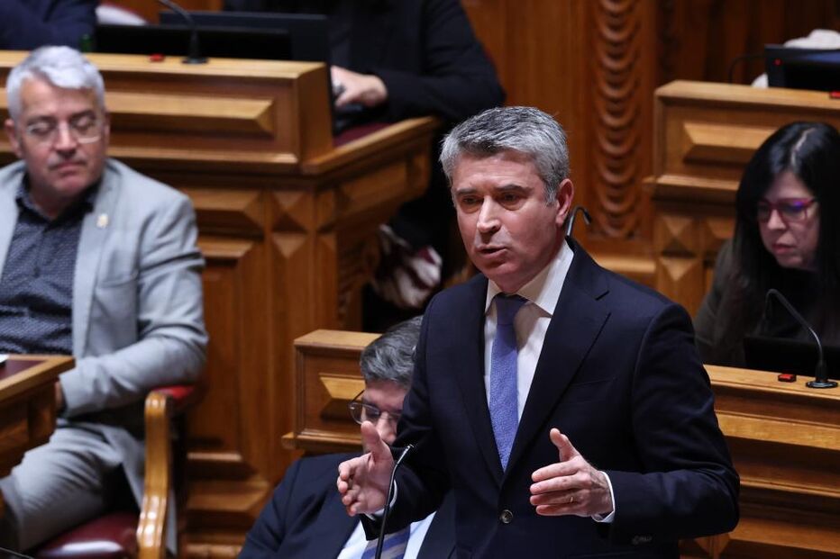 António Costa debate medidas sobre a Segurança Social