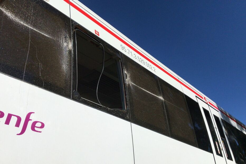 Comboio que colidiu com camião-grua