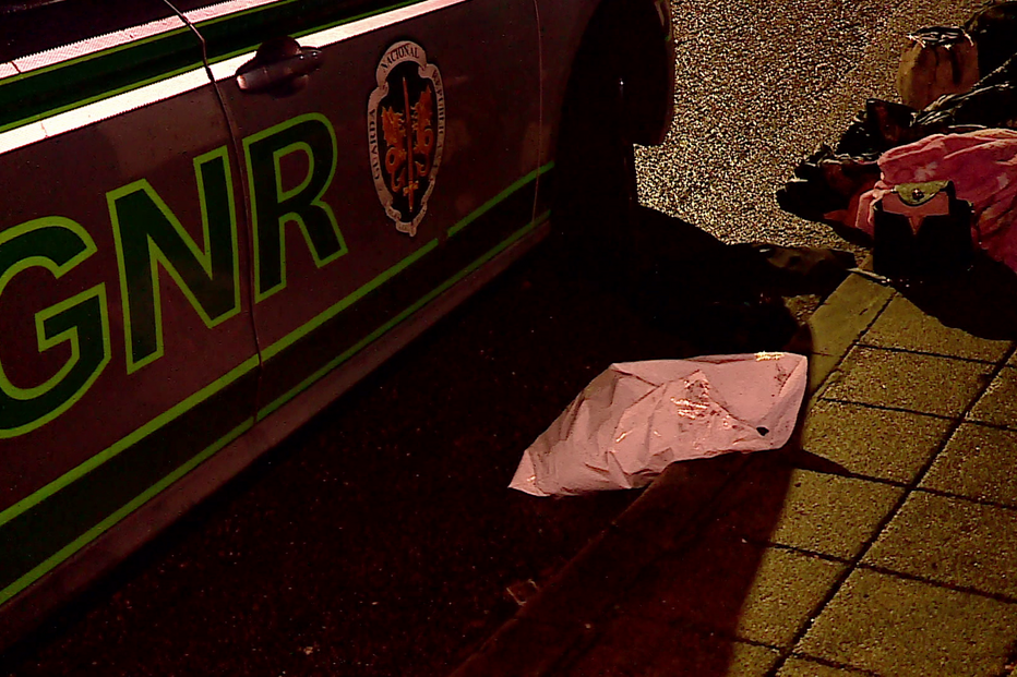 GNR investiga agressão com ácido a mulher. Suspeito, um conhecido, já foi identificado