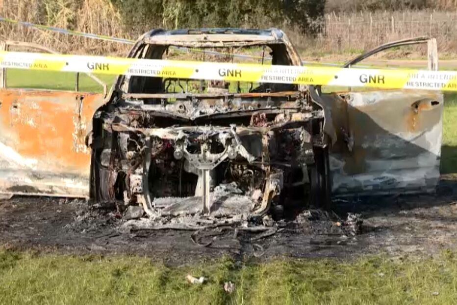 Condutor de jipe atacado com rajadas de metralhadora em plena luz do dia em Almada 