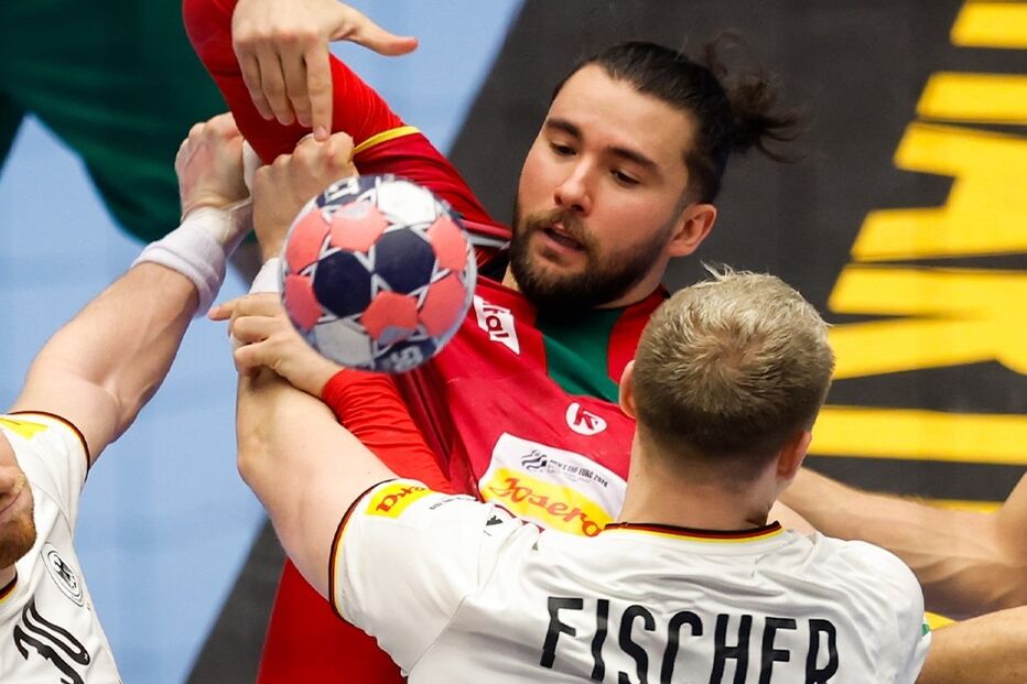 Jogo de andebol entre Portugal e Alemanha na ronda principal