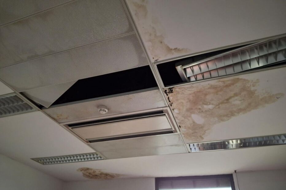 Tribunais em Lisboa, com tetos danificados e infiltrações, apontam para falta de manutenção