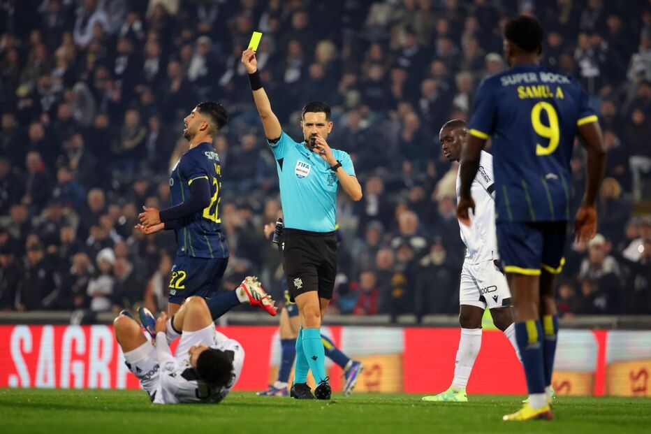 Alan Varela é um dos jogadores com problemas de cartões amarelos