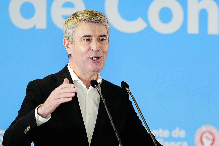 José Luís Carneiro é recandidato ao cargo de secretário-geral do PS