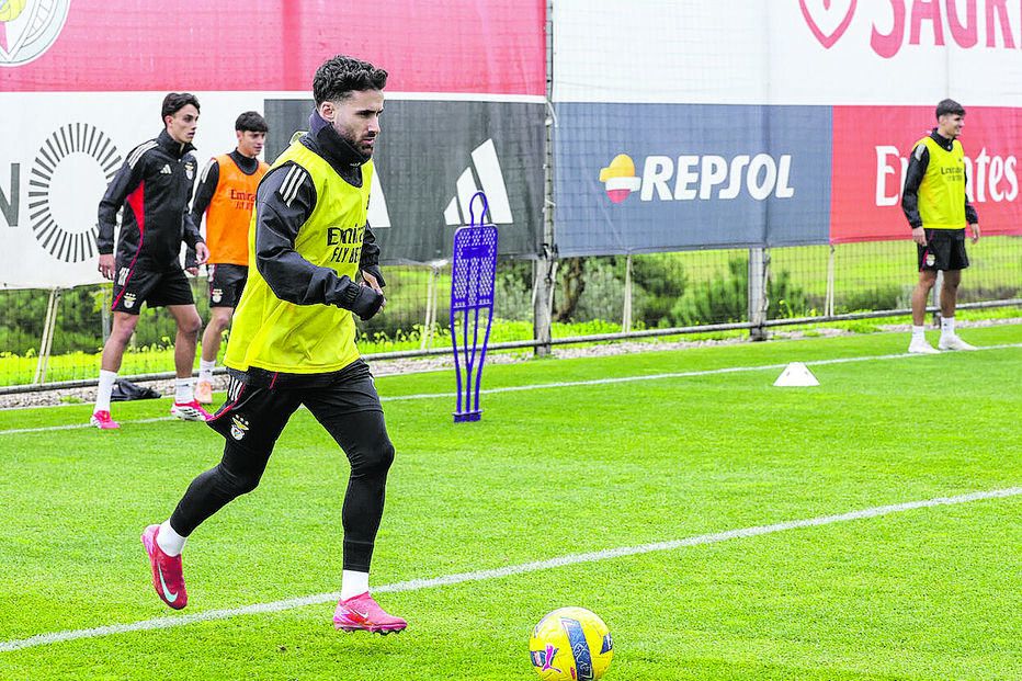 Rafa já recebeu de Mourinho a garantia de que vai jogar neste domingo