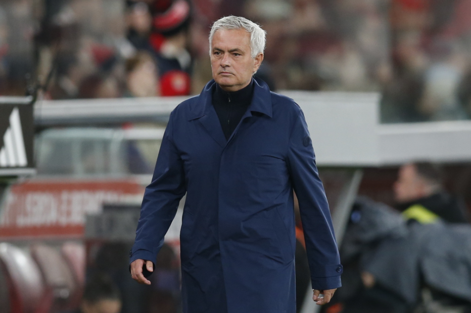 José Mourinho durante o Benfica-Estoril