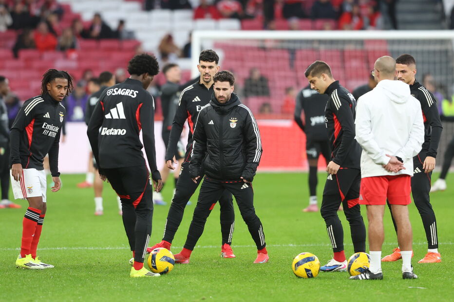 Benfica e Estrela da Amadora defrontam-se na Luz