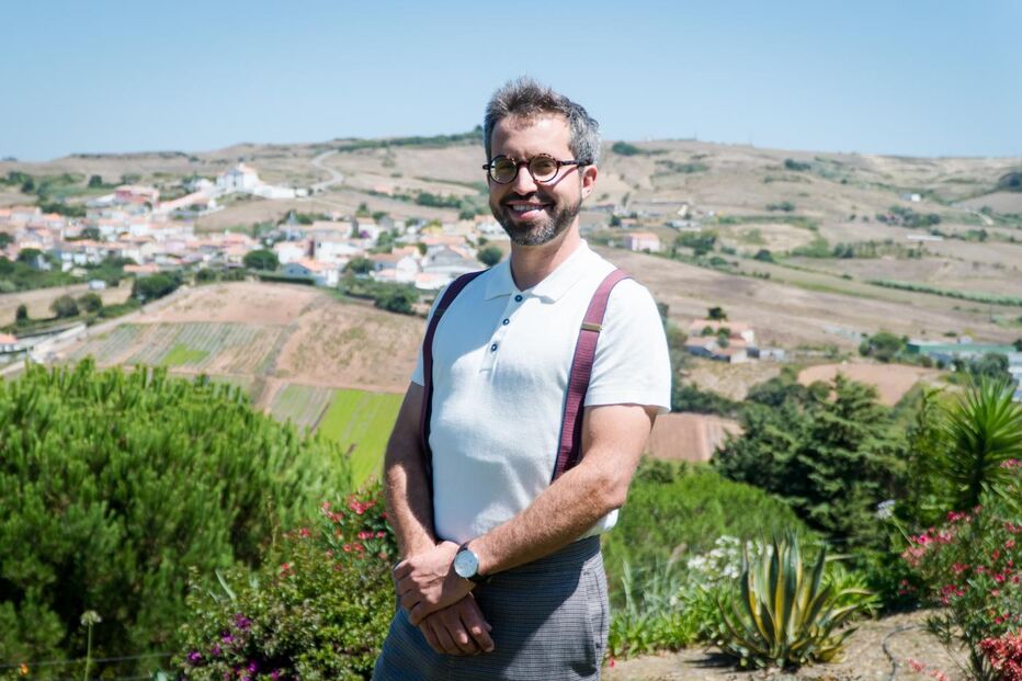 João Menezes denuncia expulsão do filho da creche