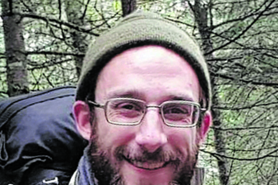 Alex Ptretti tinha 37 anos. Trabalhava como enfermeiro e tinha nacionalidade norte-americana