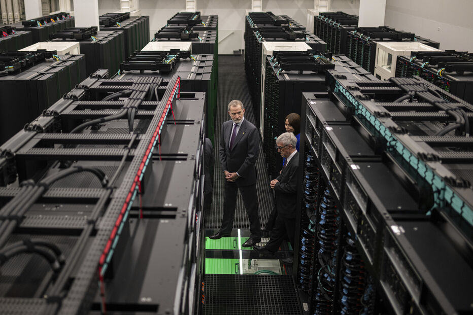 Visita ao supercomputador MareNostrum, um projeto europeu com participação portuguesa