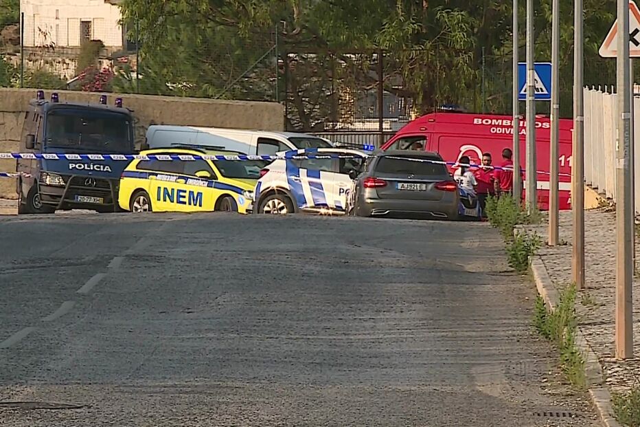 Autoridades no local do crime