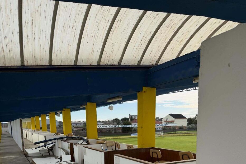 Campo Alcains danificado