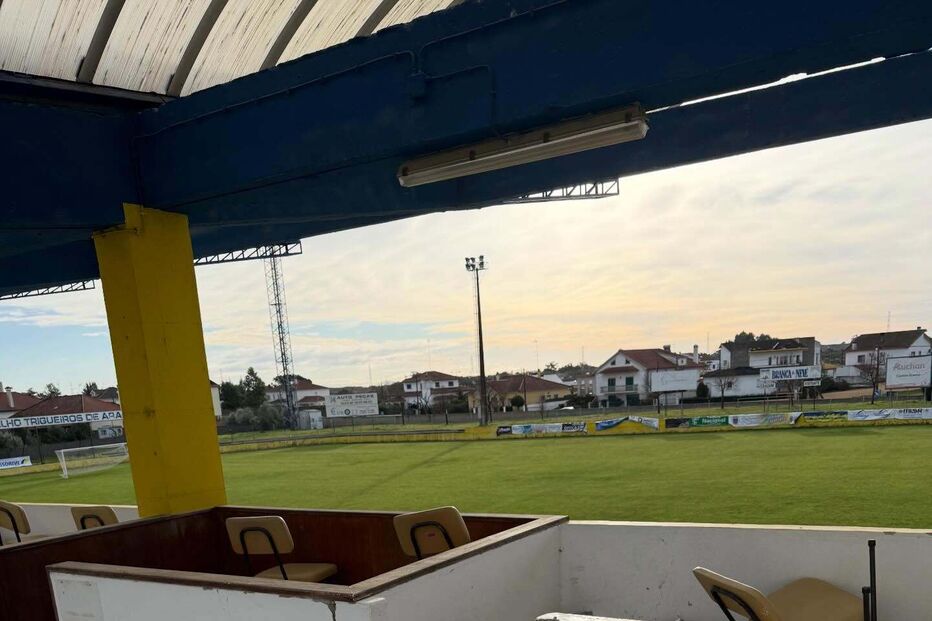 Campo Alcains danificado