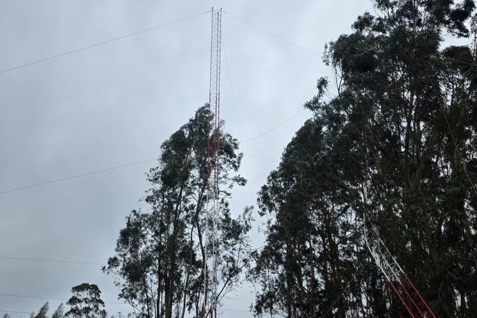 Torre da Rádio Mundial FM derrubada em Vila Nova de Poiares