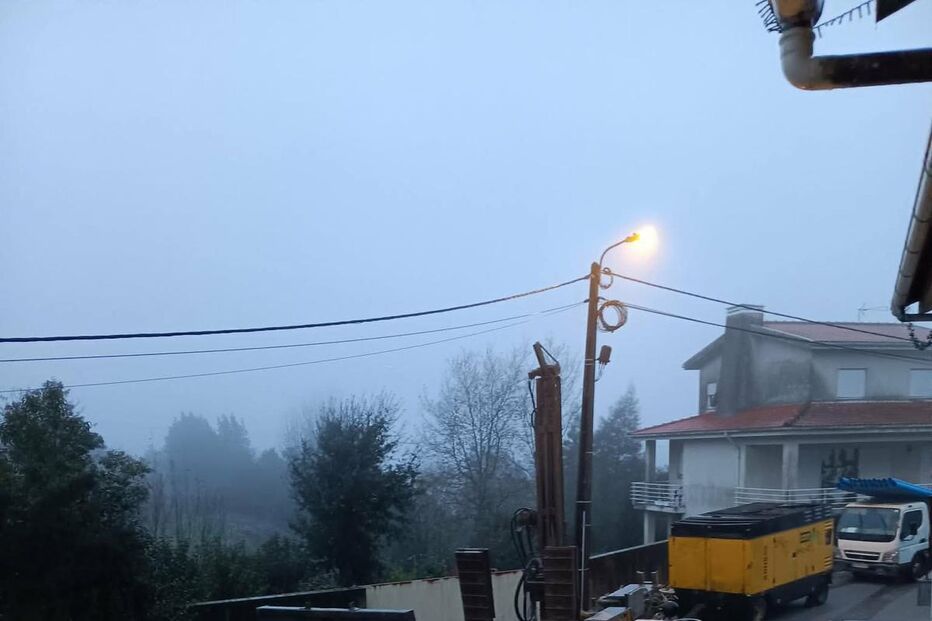 Família retida em casa em Tabuadelo desde a madrugada devido a inundação 