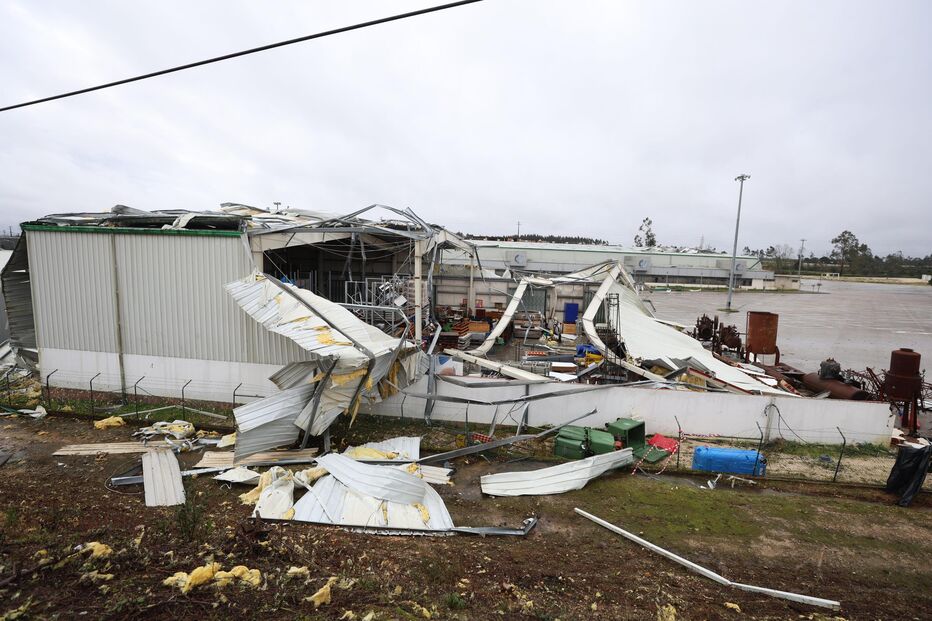 Expocentro em Pombal destruído pelo mau tempo