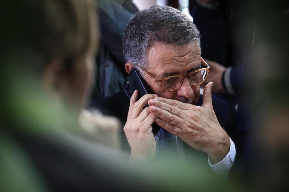 António Seguro recebe telefonema após cancelamento de sessão em Almeirim