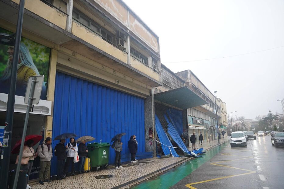 Comércio encerrado em Leiria após estragos; moradores avaliam situação