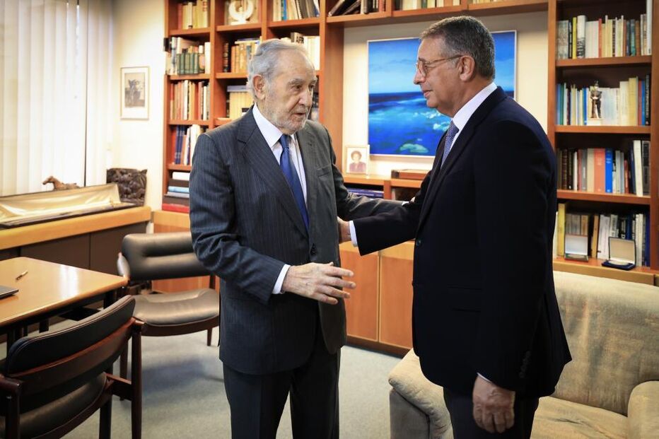 Ramalho Eanes com Seguro esta quinta-feira num encontro em Lisboa