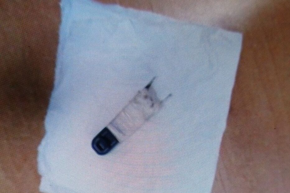 Objeto cortante utilizado pelo recluso