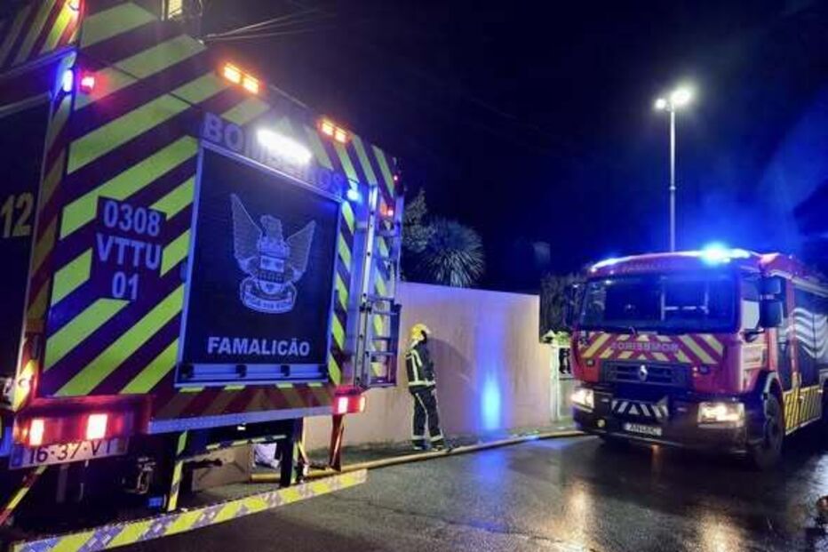 Bombeiros de Famalicão em operação noturna