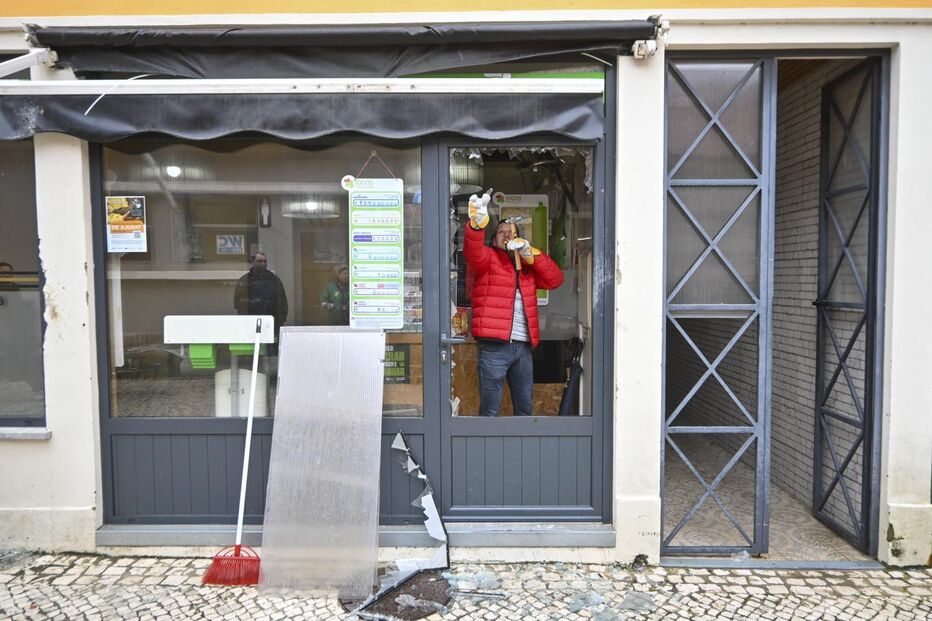 Assalto a tabacaria na Marinha Grande causa prejuízo durante a madrugada