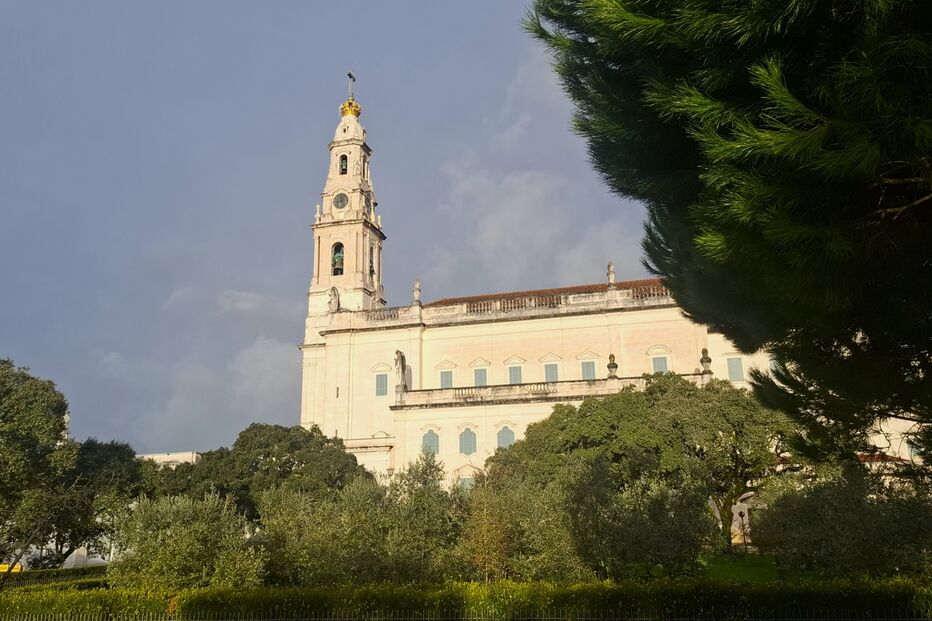 Bombeiros e Proteção Civil instalados no Santuário de Fátima para apoiar famílias afetadas pela tempestade Kristin