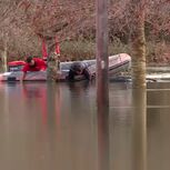 Jipe afunda ao tentar atravessar estrada inundada em Águeda