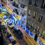 Autoridades policiais compareceram em força no local