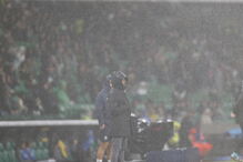 Jogo da Liga Betclic entre Sporting e Nacional interrompido pela chuva
