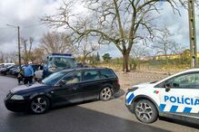 Parque de estacionamento em risco de derrocada