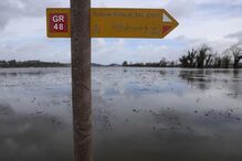 A subida da água do Rio Mondego está a causar inundações e cortes de estradas no Baixo Mondego na povoação de Eira, em Montemor-o-Velho, 03 de fevereiro de 2026. A passagem da depressão Kristin pelo território português deixou um rasto de destruição, causou cinco mortos e vários desalojados.