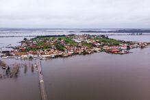 Vista aérea povoação de Ereira, que se encontra isolada devido à passagem da depressão Leonardo, Montemor-o-Velho