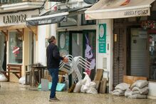 Cheias em Alcácer do Sal afetam o comércio local no Largo Luís de Camões