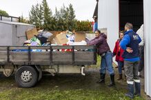 Alcácer do Sal enfrenta desafios após mau tempo, com pessoas a organizar ajuda.
