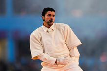 Bad Bunny veste camisola produzida em Portugal no intervalo da Super Bowl.