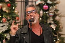 Gonzo dos Excesso partilha fotos do segundo filho, aos 53 anos