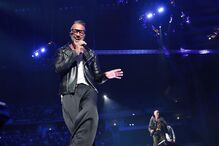 Gonzo dos Excesso partilha fotos do segundo filho, aos 53 anos