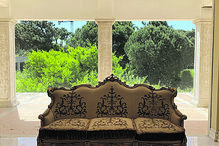 Moradia de luxo em Cascais, onde morava Gilbert Ondongo, arrematada por 11 milhões de euros