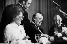 Livro ameaça legitimidade da monarquia norueguesa e do rei Harald