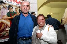 Sérgio Godinho e um convidado num evento sobre a peça 